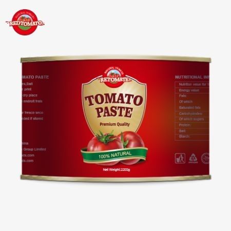 La fábrica de tomates ofrece pasta de tomate enlatada con envases en latas de 2200 gramos, asegurando una frescura de alta calidad
