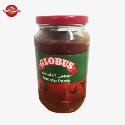 Triple puré de tomate concentrado en un frasco, 210 ml de pasta natural de tomate.